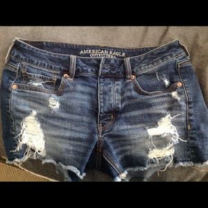 American Eagle Tomgirl distressed shorts